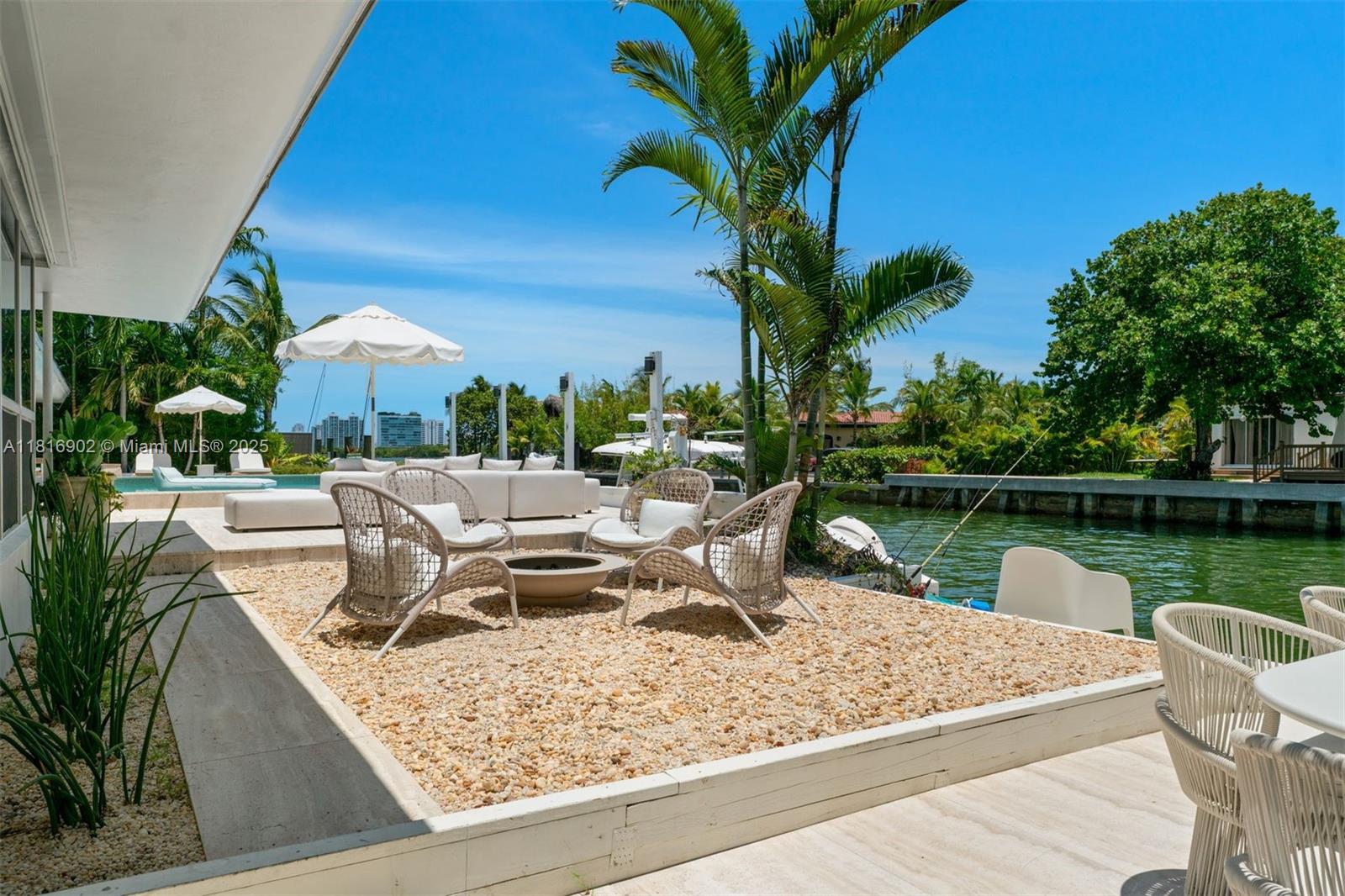DAVIS HARBOR - Residential