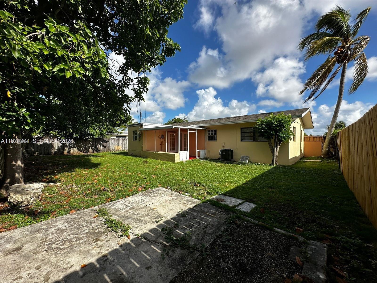 SO MIAMI HEIGHTS MANOR - Residential Lease