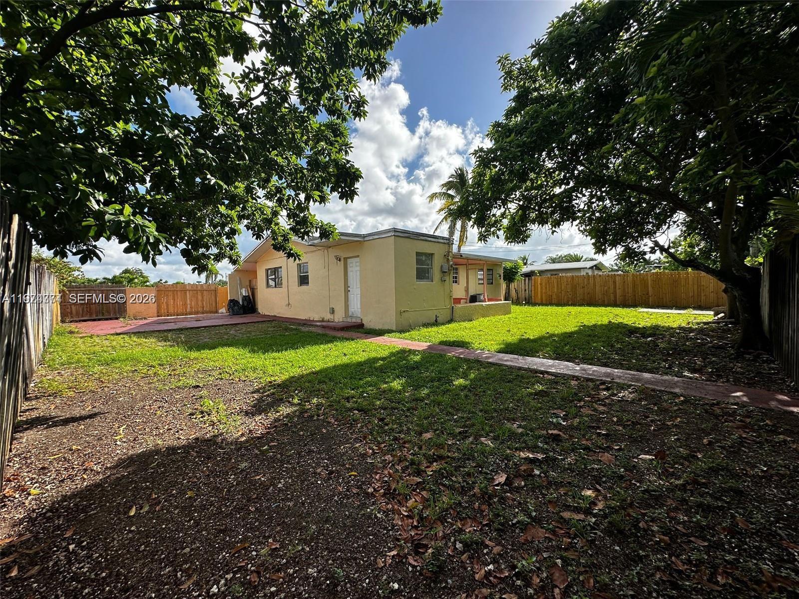 SO MIAMI HEIGHTS MANOR - Residential Lease