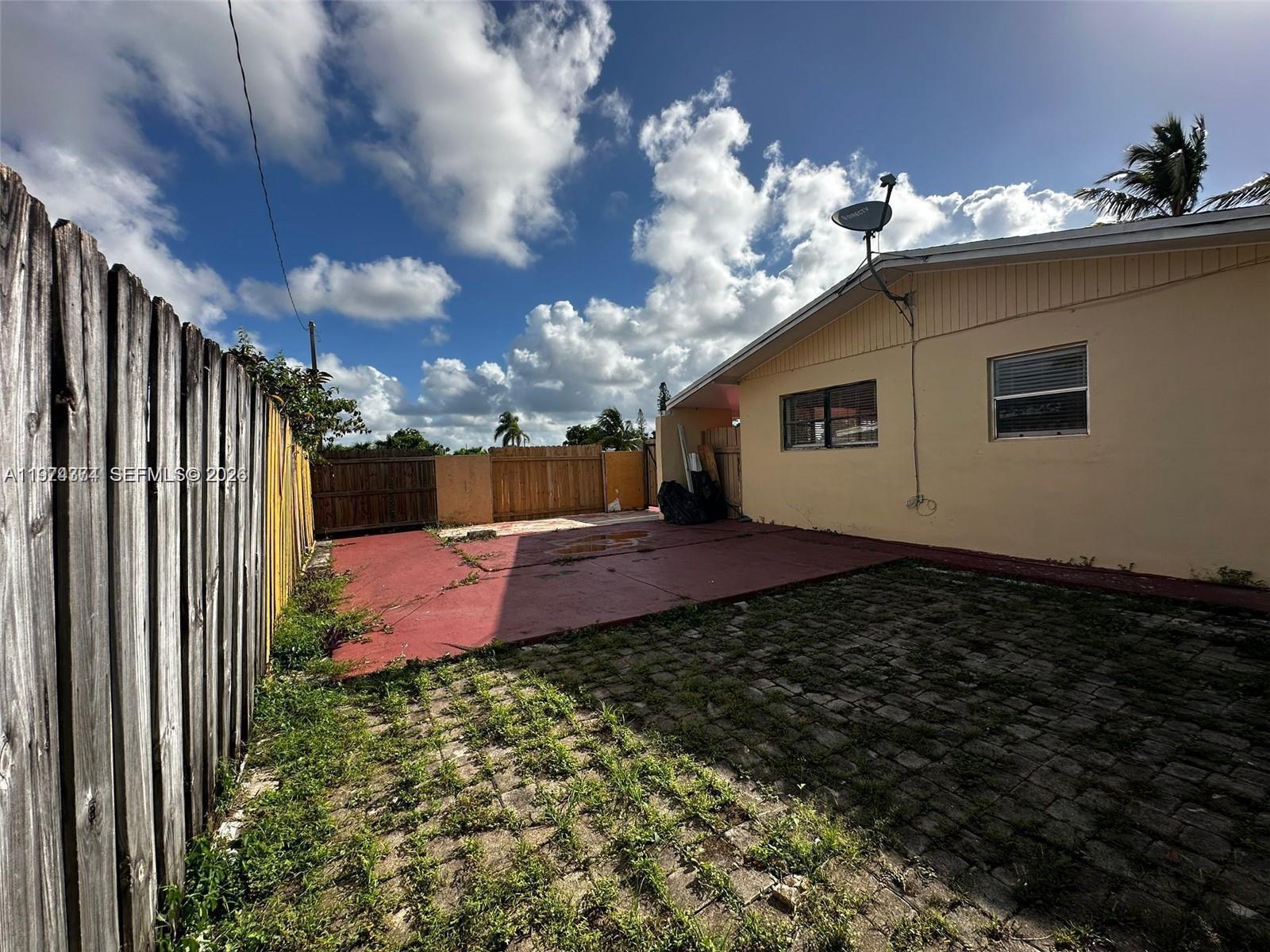 SO MIAMI HEIGHTS MANOR - Residential Lease