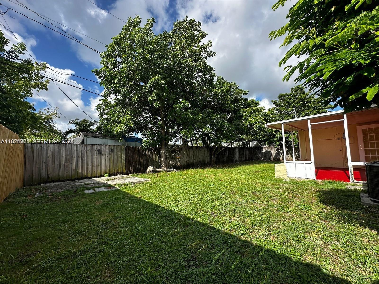 SO MIAMI HEIGHTS MANOR - Residential Lease