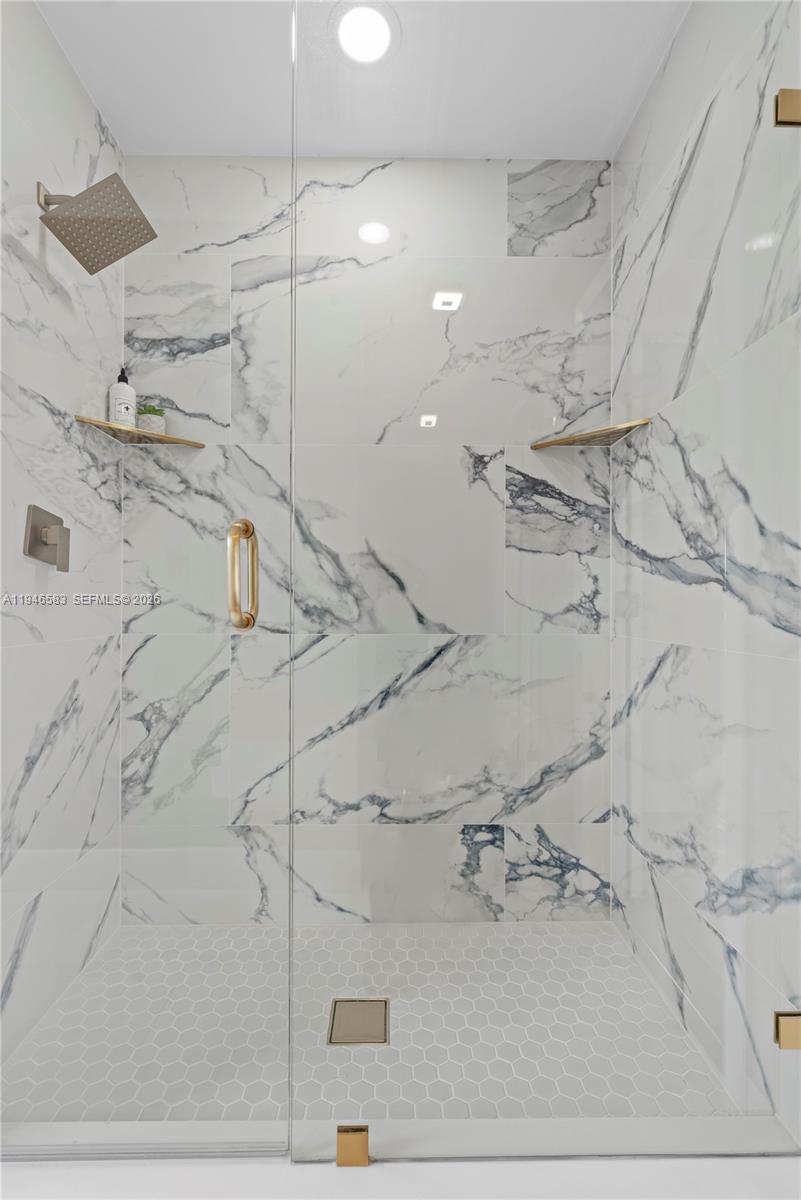 VERO ISLES PLAT NO 6 - Residential