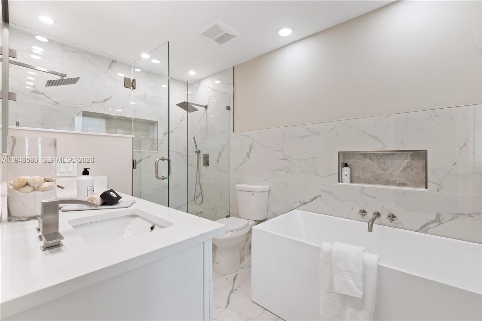 VERO ISLES PLAT NO 6 - Residential