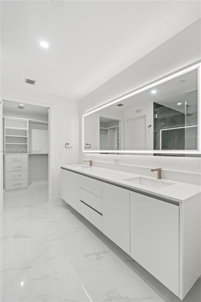 Aria Reserve South Tower - Residential