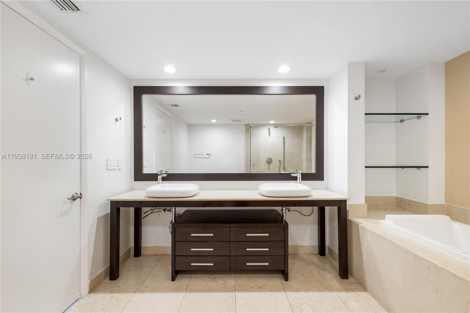 495 Brickell Ave 4605