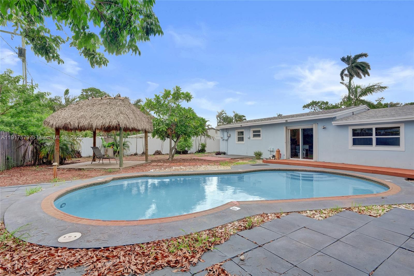 FLAMINGO PARK SEC - Residential Lease