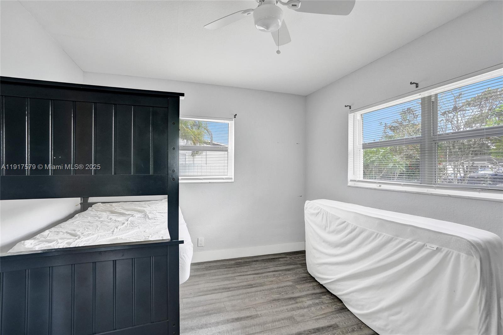 FLAMINGO PARK SEC - Residential Lease