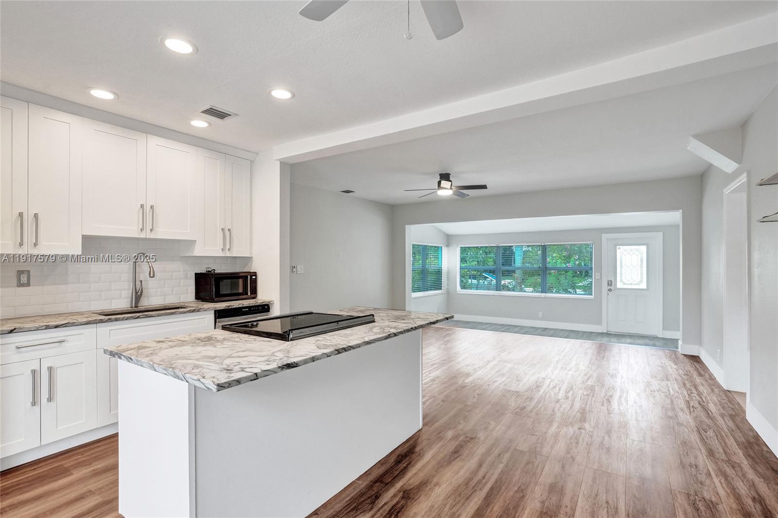 FLAMINGO PARK SEC - Residential Lease