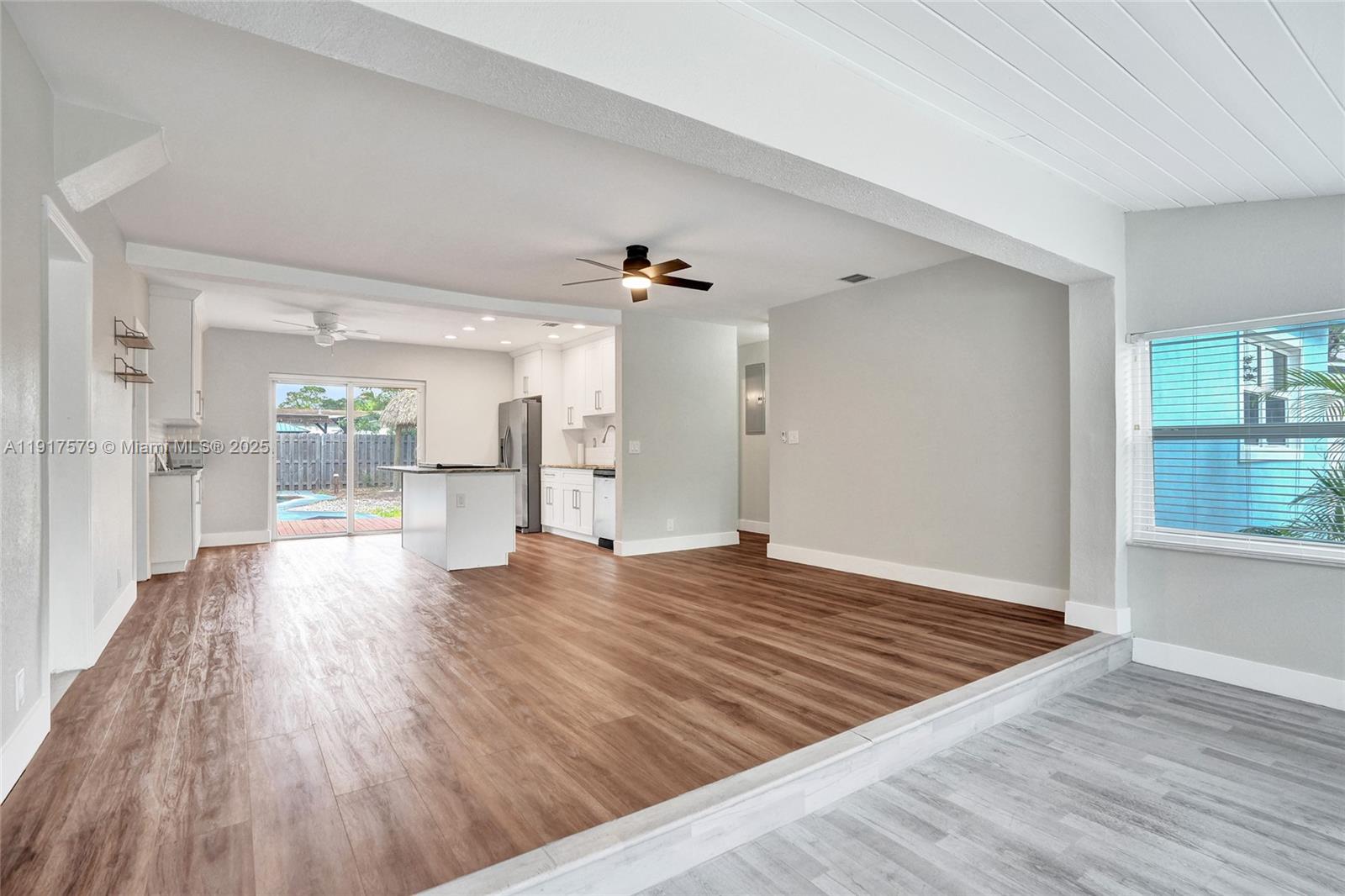 FLAMINGO PARK SEC - Residential Lease