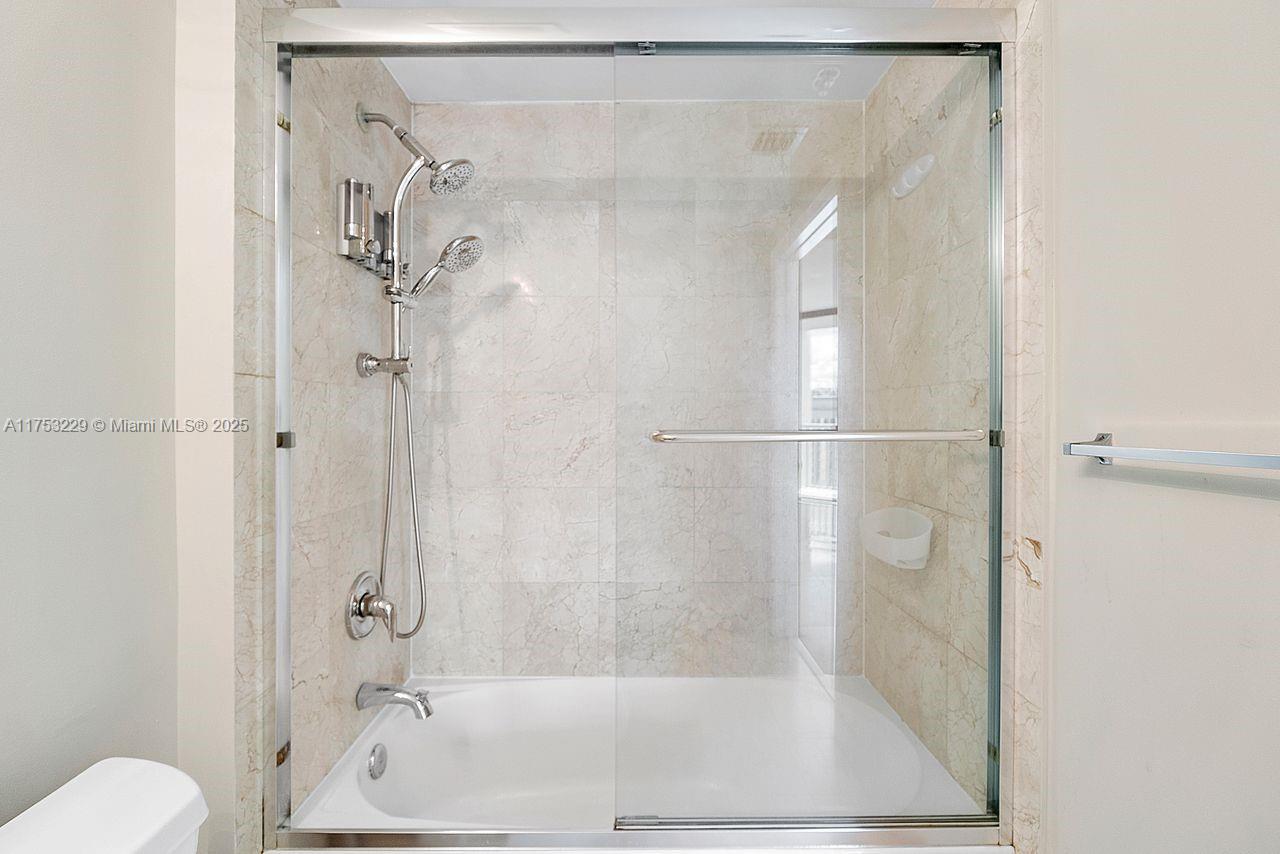 METROPOLIS II AT DADELAND - Residential