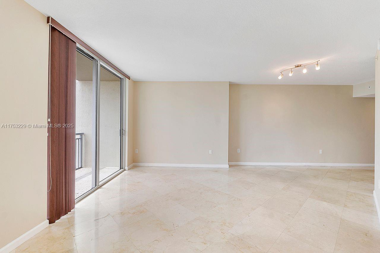 METROPOLIS II AT DADELAND - Residential