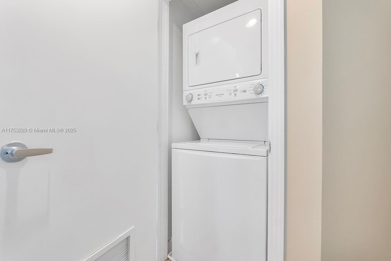 METROPOLIS II AT DADELAND - Residential