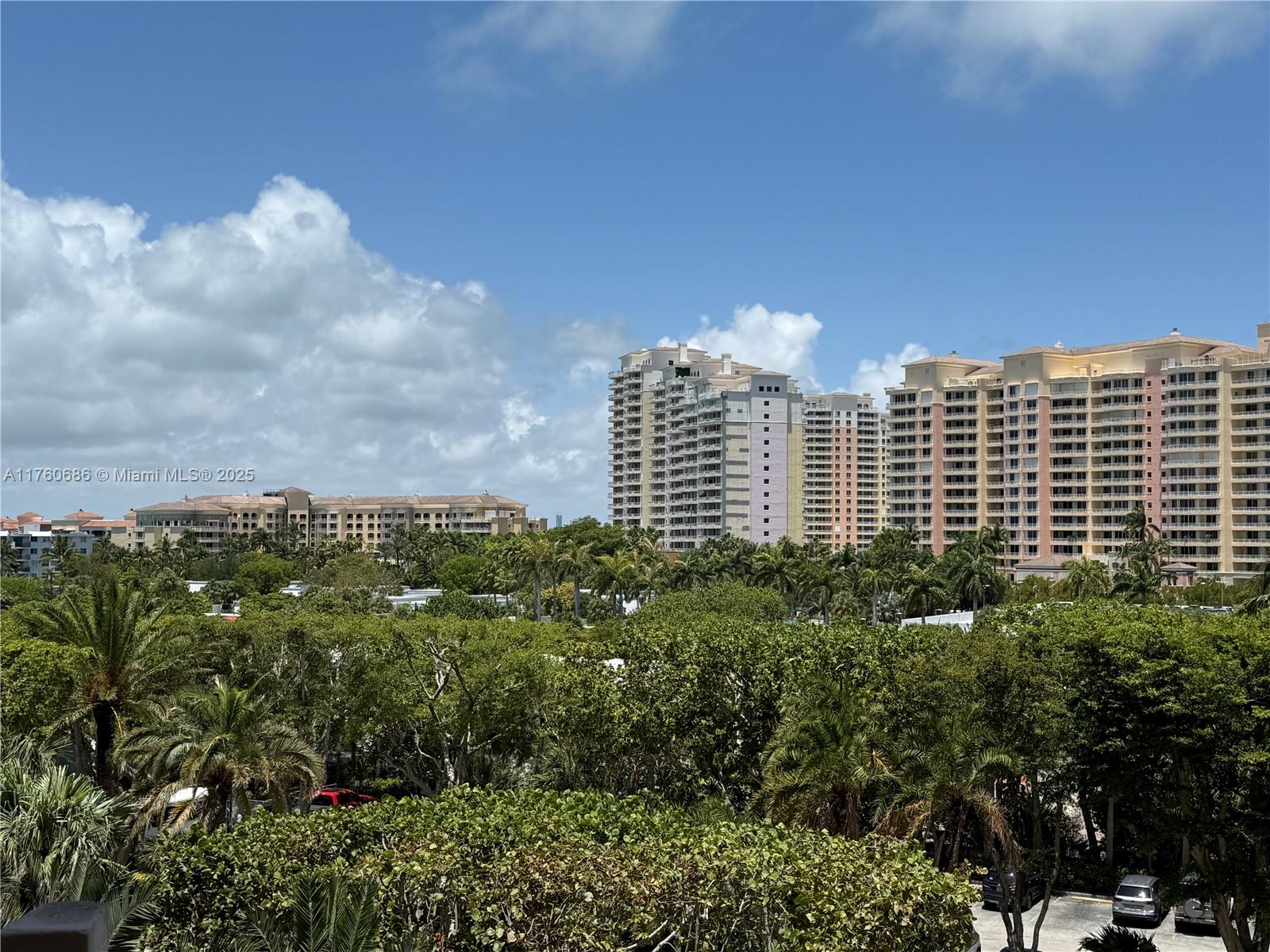 1121 Crandon Blvd F405, Key Biscayne, Miami-Dade County, Florida - 1 Bedrooms  
2 Bathrooms - 