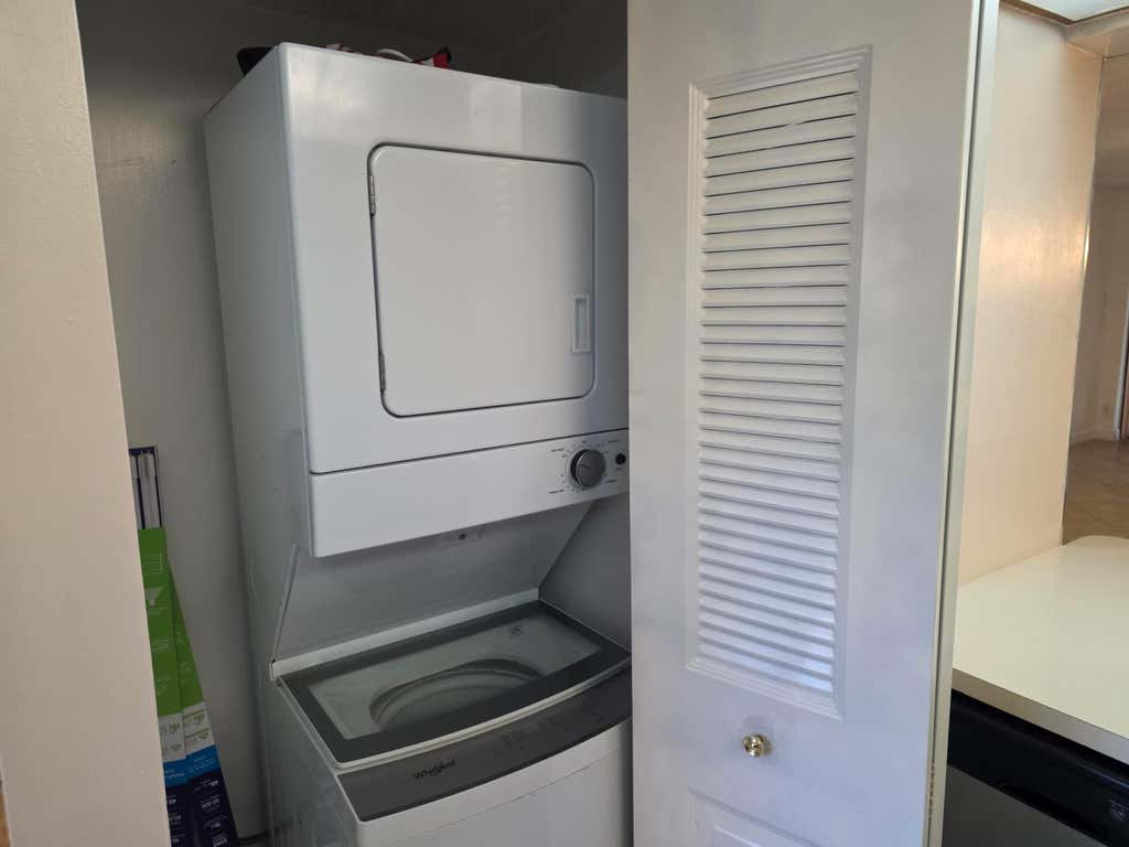 Photo of 170 SE 7th Street SE #301, Deerfield Beach, FL 33441 (MLS # B26038659)