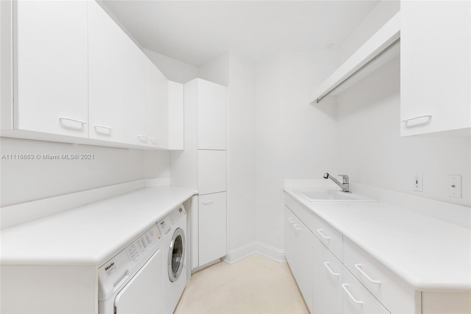 ONE WATERMARK PLACE OF TH - Residential