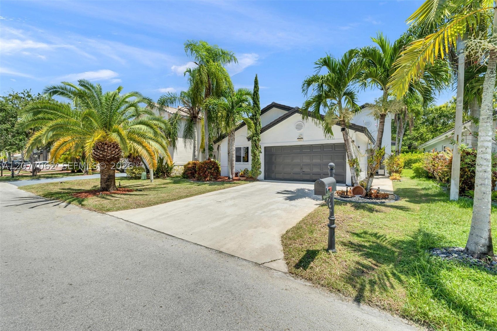 631 SW 176th Ave, Pembroke Pines FL 33029