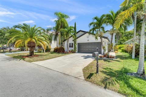 Tiny photo for 631 SW 176th Ave, Pembroke Pines, FL 33029 (MLS # A12077062)