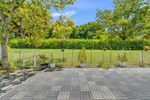 Tiny photo for 631 SW 176th Ave, Pembroke Pines, FL 33029 (MLS # A12077062)
