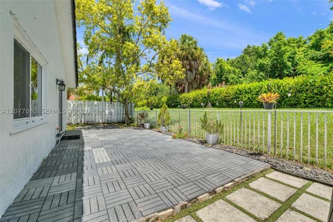 Tiny photo for 631 SW 176th Ave, Pembroke Pines, FL 33029 (MLS # A12077062)