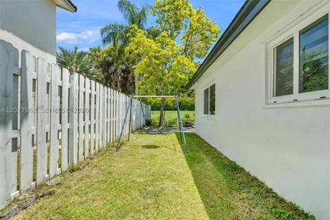 Tiny photo for 631 SW 176th Ave, Pembroke Pines, FL 33029 (MLS # A12077062)