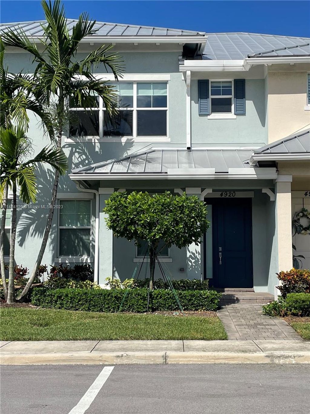 Photo of 4920 Eucalyptus Dr #2, Hollywood, FL 33021 (MLS # A11454120)