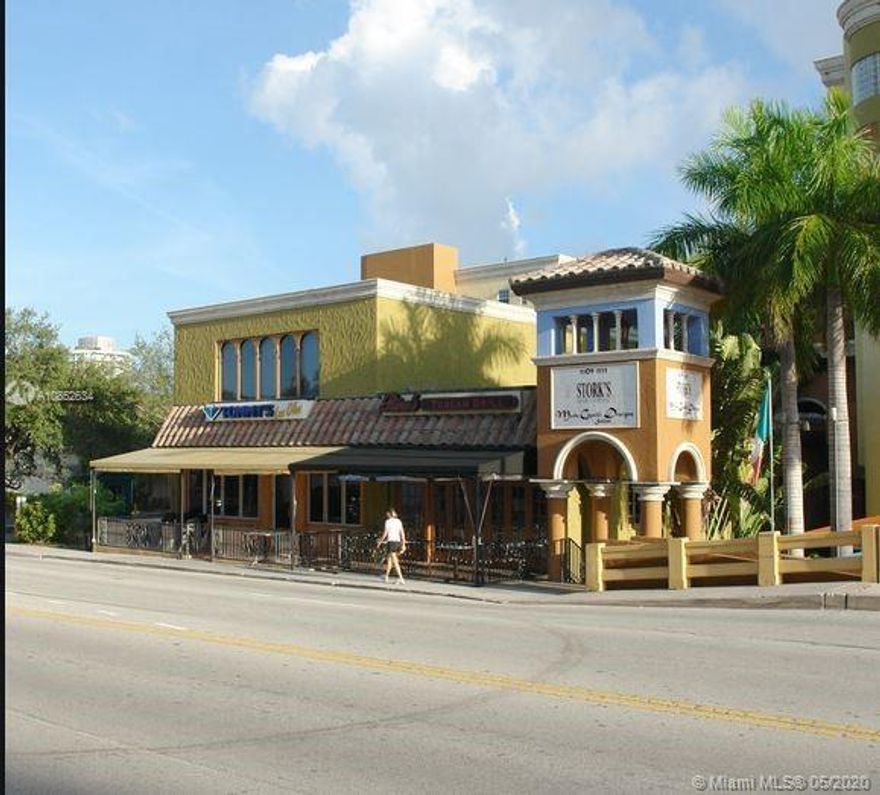 * Prime Location on Las Olas Blvd with waterfront.
* Close proximity to downtown and Ft Lauderdale Beach
* Strategically Located Property, well Positioned Within A Dense Retail Corridor
* Walking distance to retail and banks
* Strong Traffic Counts | Average daily traffic count +/- 22,000 cars per day
* 3 well known Restaurants current operating
* 2 Office Spaces
* Long term history of 100% occupancy with little turnover