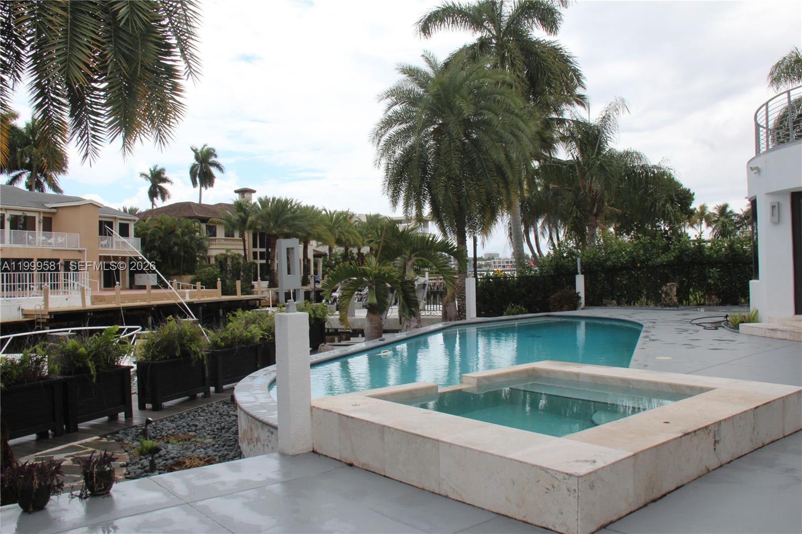 CORAL ISLES - Residential