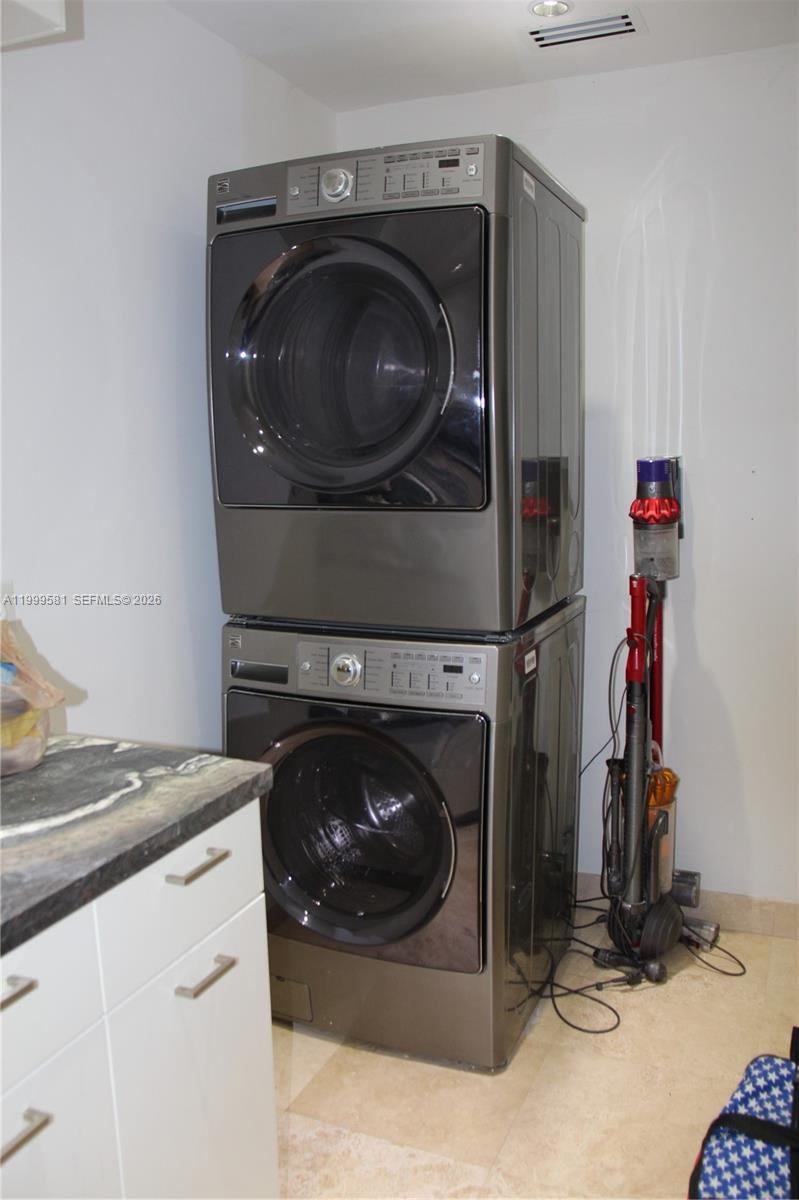 CORAL ISLES - Residential