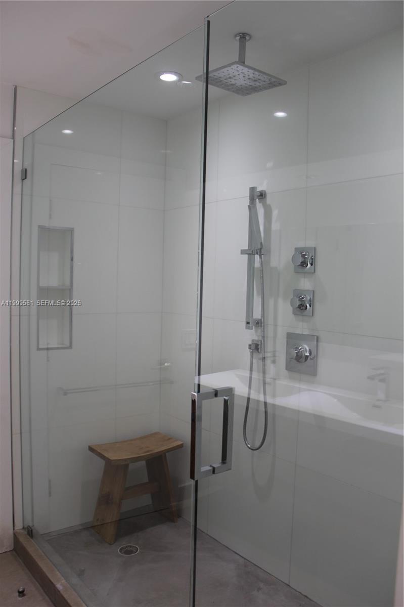 CORAL ISLES - Residential