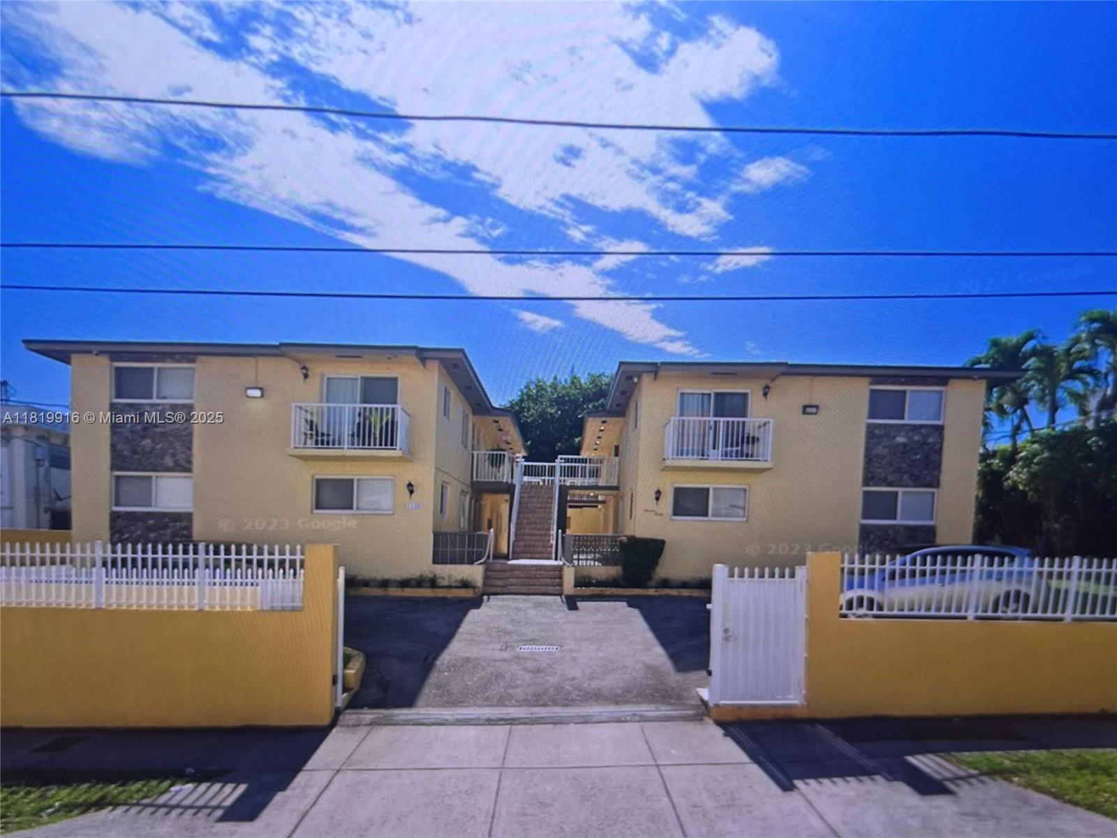 1140 Sw 3rd St F, Miami, Broward County, Florida - 2 Bedrooms  
1 Bathrooms - 