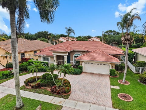 Photo of 10912 NW 2nd St, Plantation, FL 33324 (MLS # A12006657)