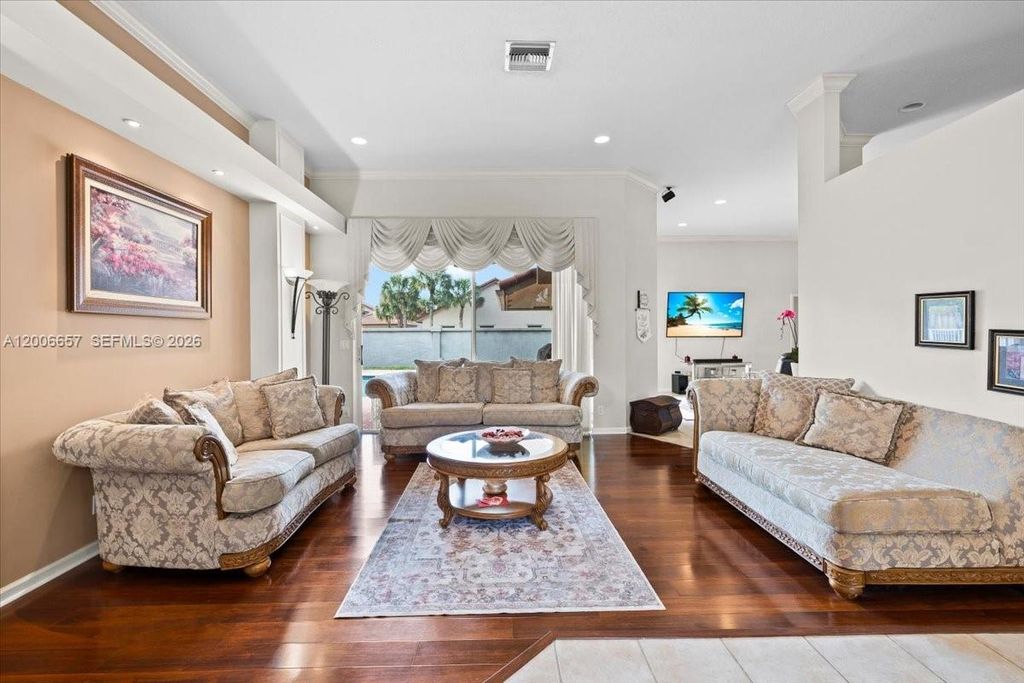 Photo of 10912 NW 2nd St, Plantation, FL 33324 (MLS # A12006657)