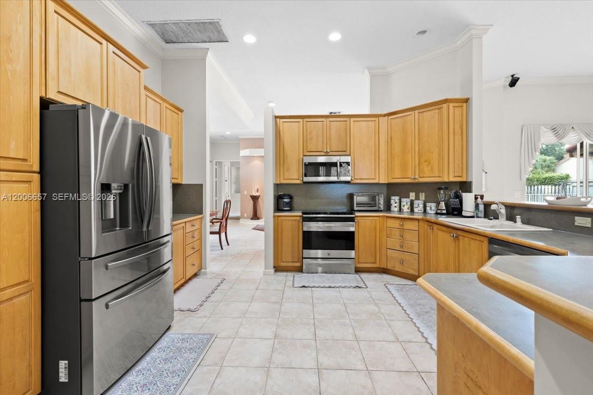 WESTPORT 2ND SECTION - Residential