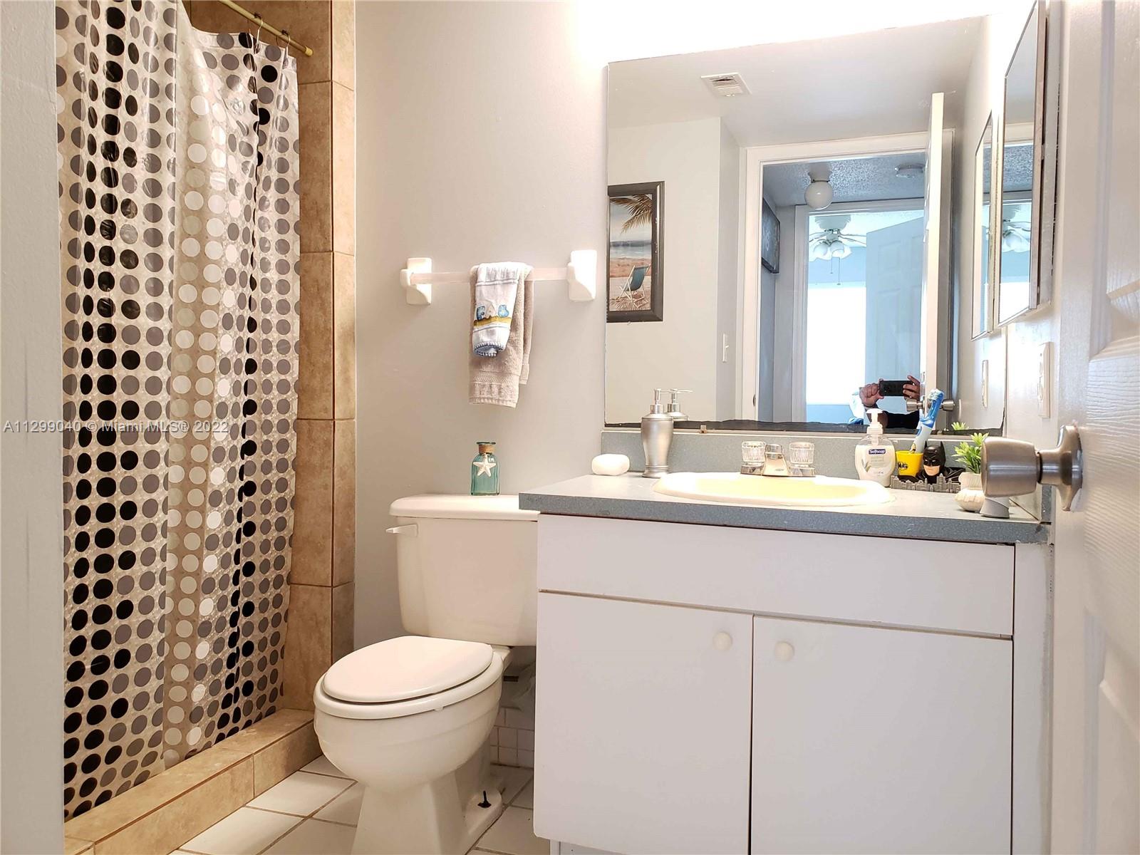Photo 4 of 13 of 3417 WINKLER AVE 611 condo