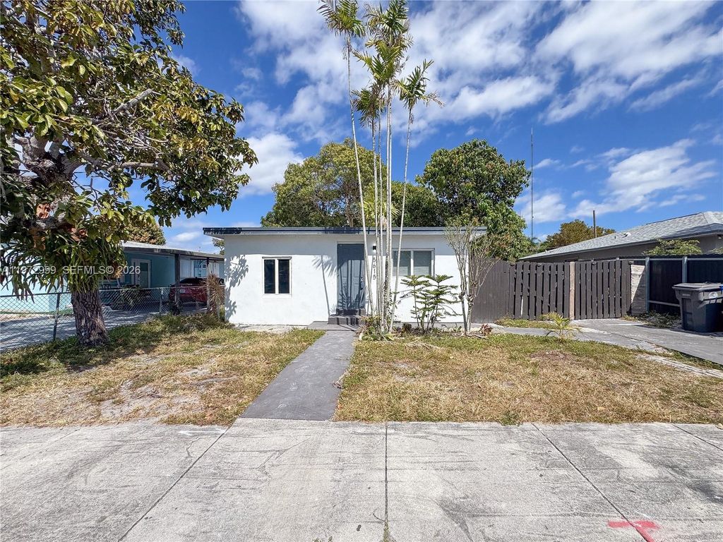 Photo of 5615 SW 40th St, West Park, FL 33023 (MLS # A11972999)