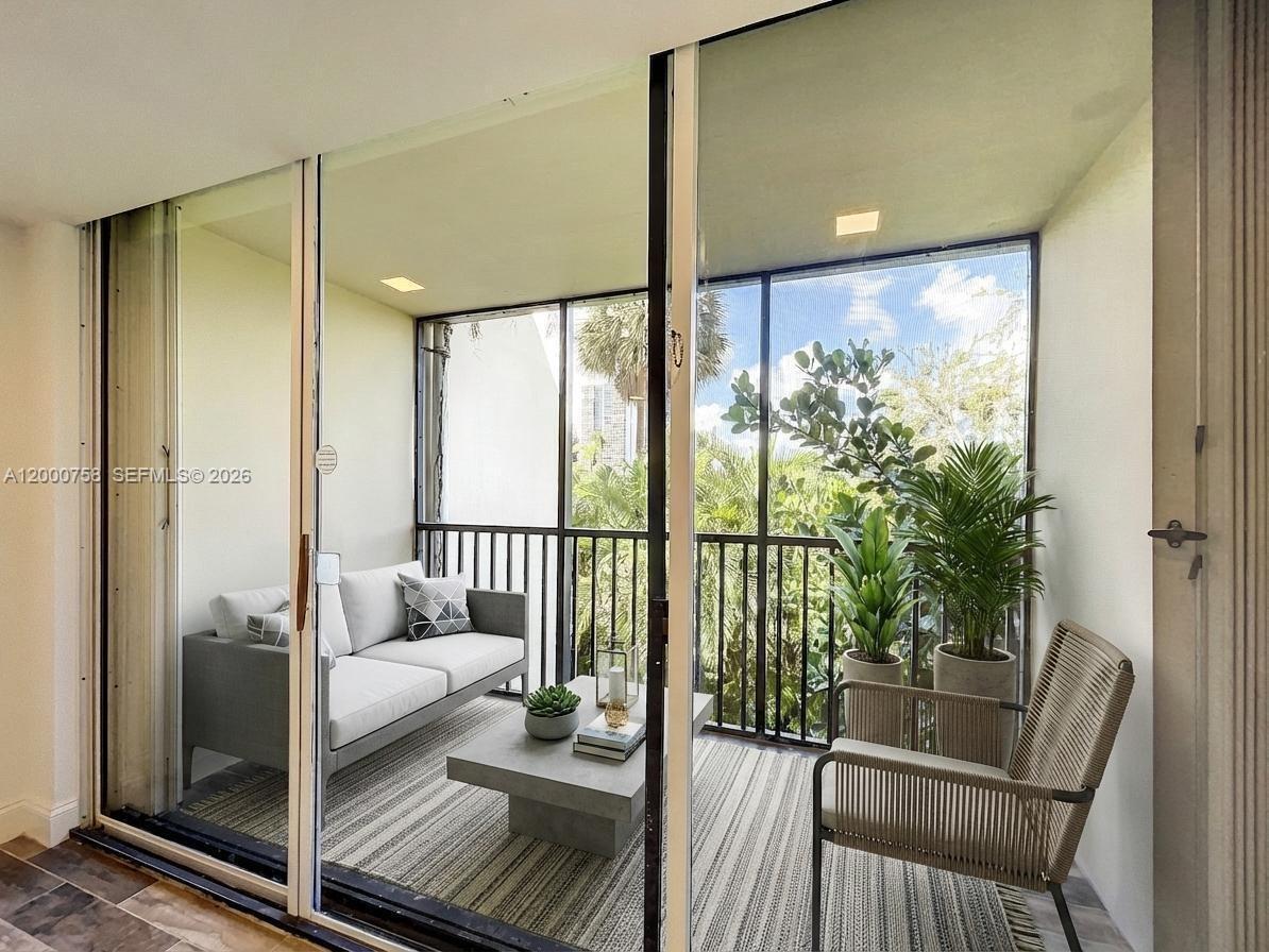 20329 W Country Club Dr TH10