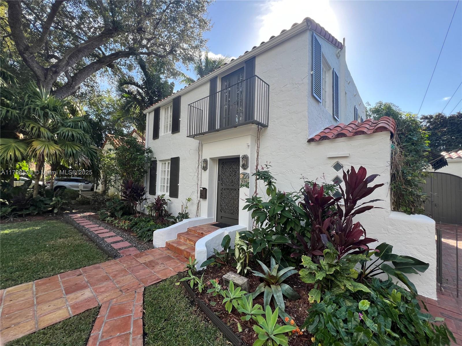 936 Sorolla Ave 936, Coral Gables, Broward County, Florida - 3 Bedrooms  
2 Bathrooms - 