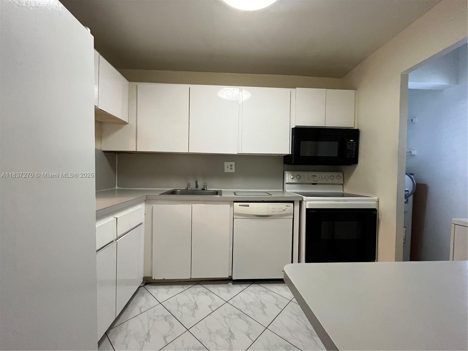 BRIGHT AND SPACIOUS 2 BEDROOM, 2 BATH UNIT ON FIRST FLOOR WITH WALK-IN CLOSET, WALK OUT TO PATIO AND ENJOY THE WATER VIEWS OF VERSAILLES GARDENS. TILE AND LAMINATE FLOORS, WASHER & DRYER IN UNIT. CATS OK (NO DOGS) - $250 NON-REFUNDABLE PET FEE APPLIES. WATER/SEWER INCLUDED. CLOSE TO MAJOR ROADS, TURNPIKE AND SAWGRASS, SHOPPING AND DINING. FIRST AND LAST MONTH RENT PLUS ONE MONTH SECURITY DEPOSIT REQUIRED TO MOVE IN. ASSOCIATION PROCESS TAKES TWO WEEKS AND THEY REQUIRE ALL APPLICANTS TO HAVE CREDIT OVER 625 TO BE APPROVED.