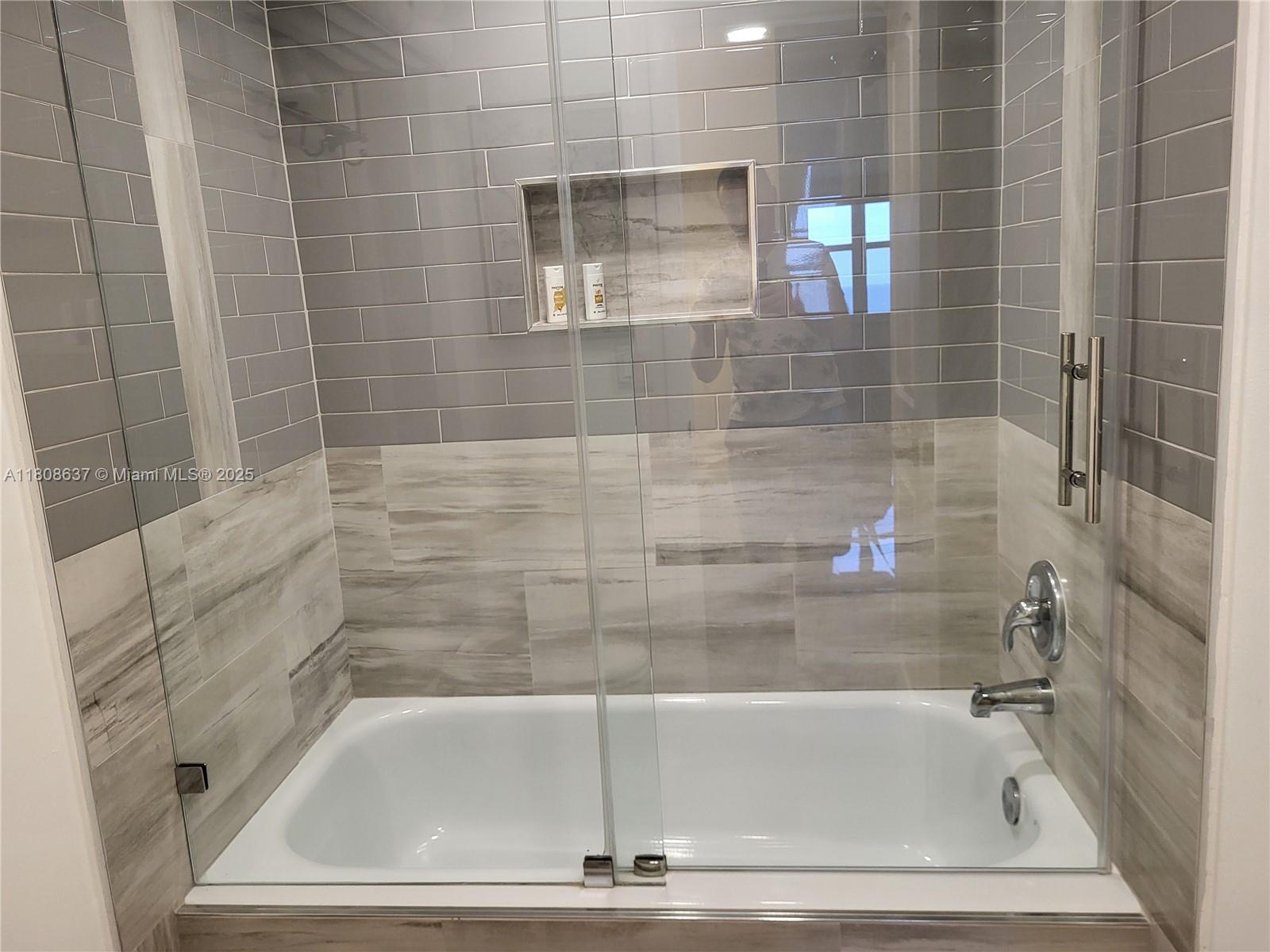 QUADOMAIN TOWER I AND IV - Residential Lease