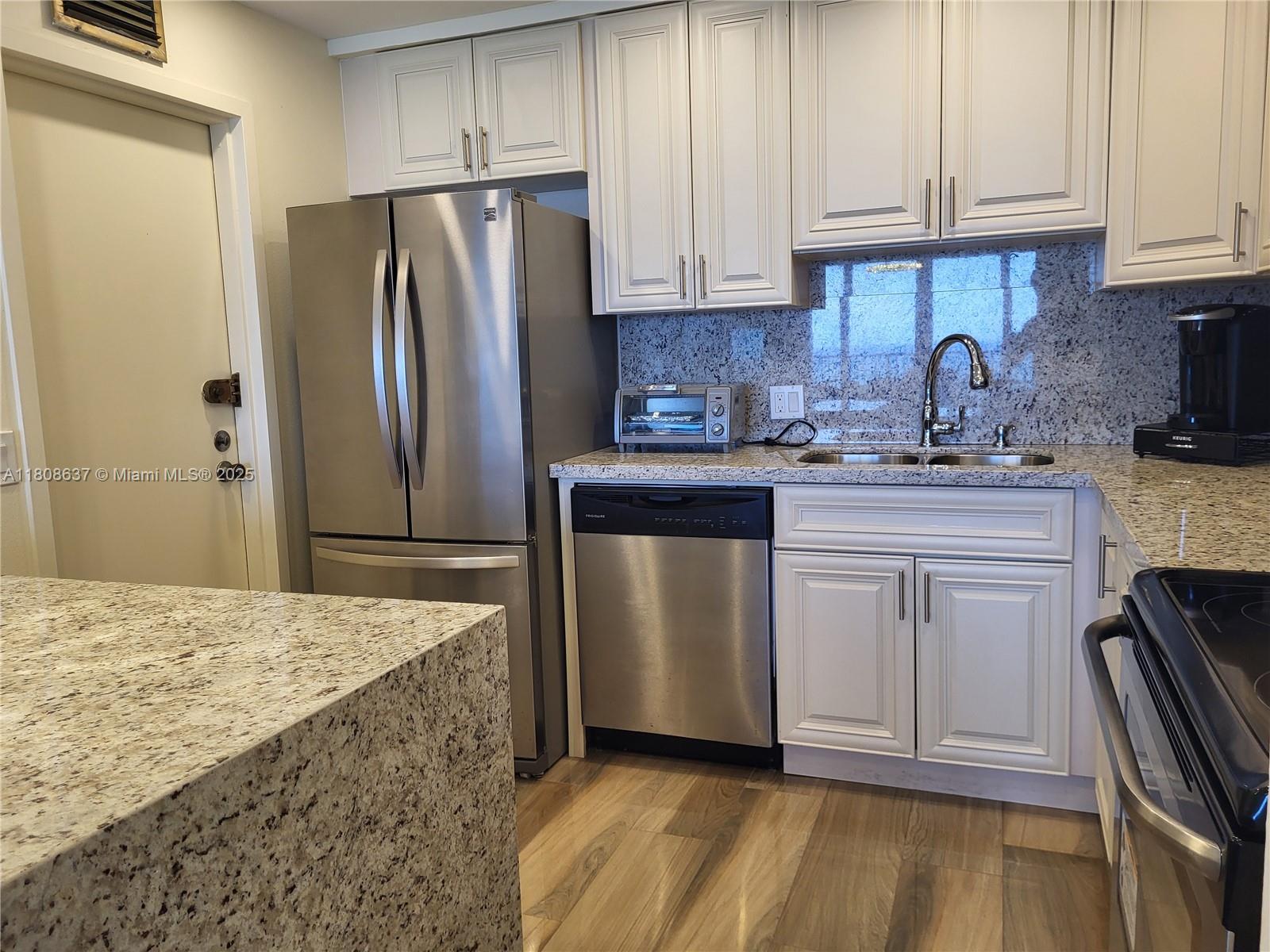 QUADOMAIN TOWER I AND IV - Residential Lease