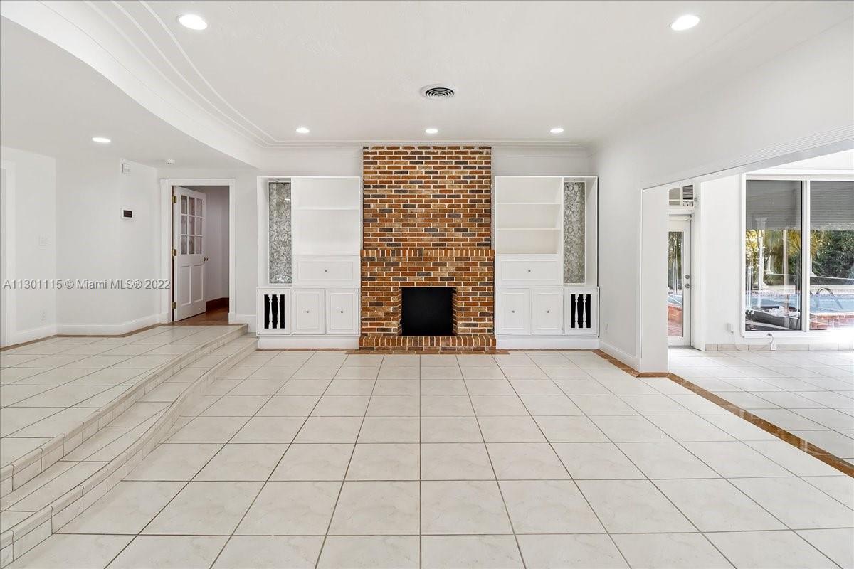 BAY HEIGHTS GROVES - Residential