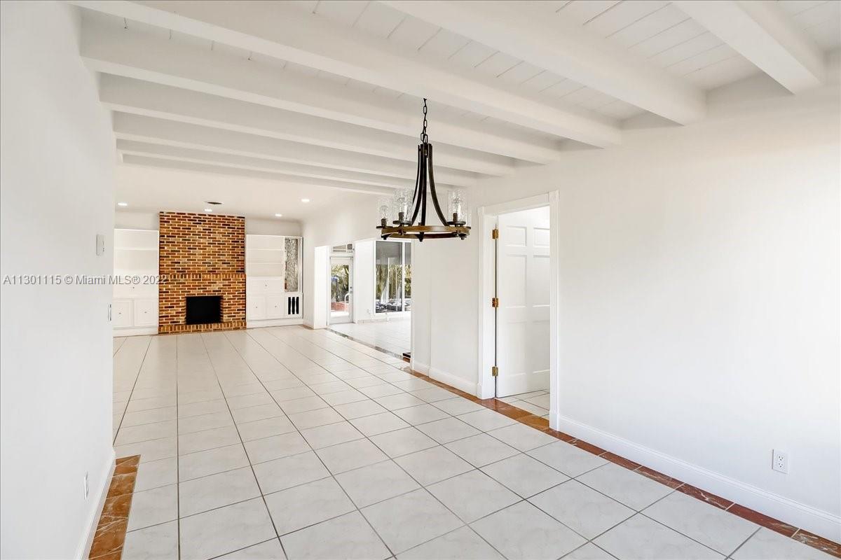 BAY HEIGHTS GROVES - Residential