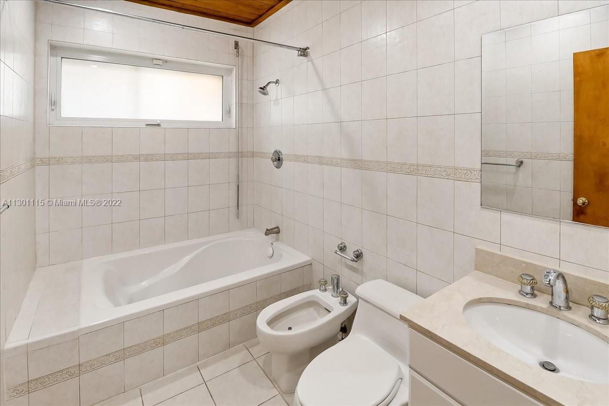 BAY HEIGHTS GROVES - Residential