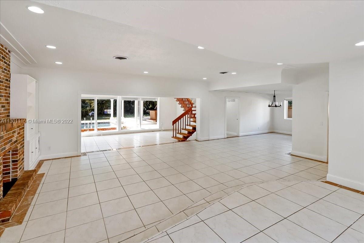 BAY HEIGHTS GROVES - Residential