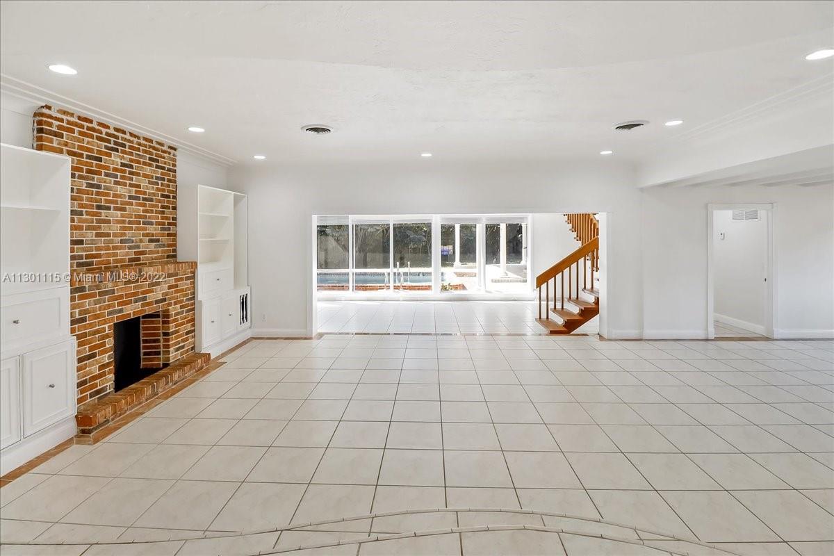 BAY HEIGHTS GROVES - Residential