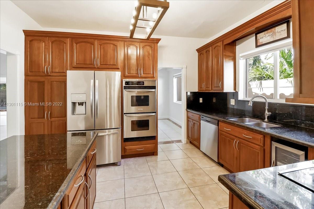 BAY HEIGHTS GROVES - Residential