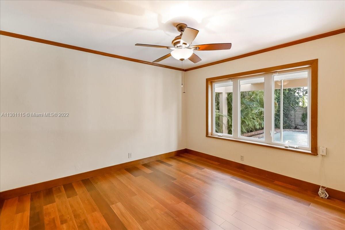 BAY HEIGHTS GROVES - Residential