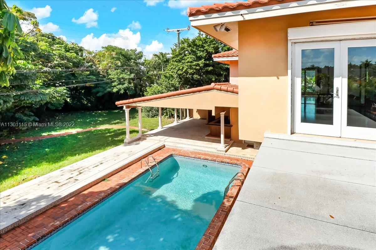 BAY HEIGHTS GROVES - Residential