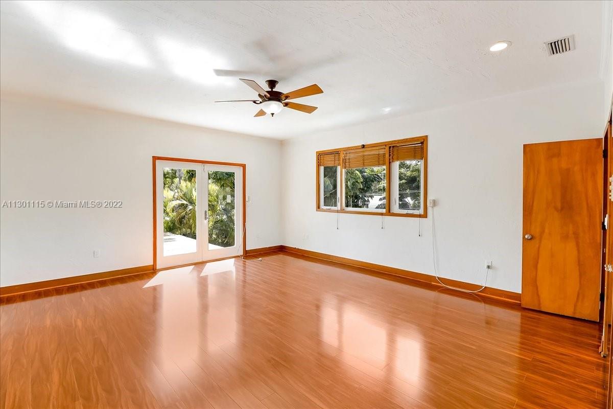 BAY HEIGHTS GROVES - Residential