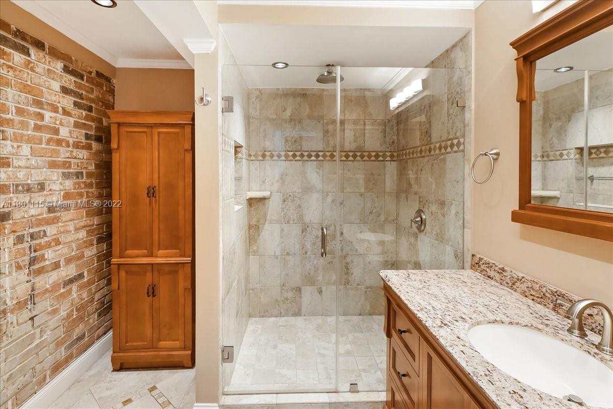 BAY HEIGHTS GROVES - Residential